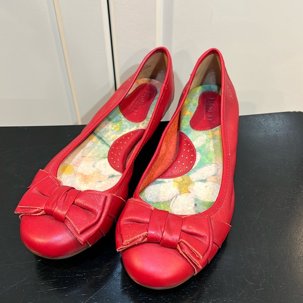 Women’s Born red leather ballet flats with bow